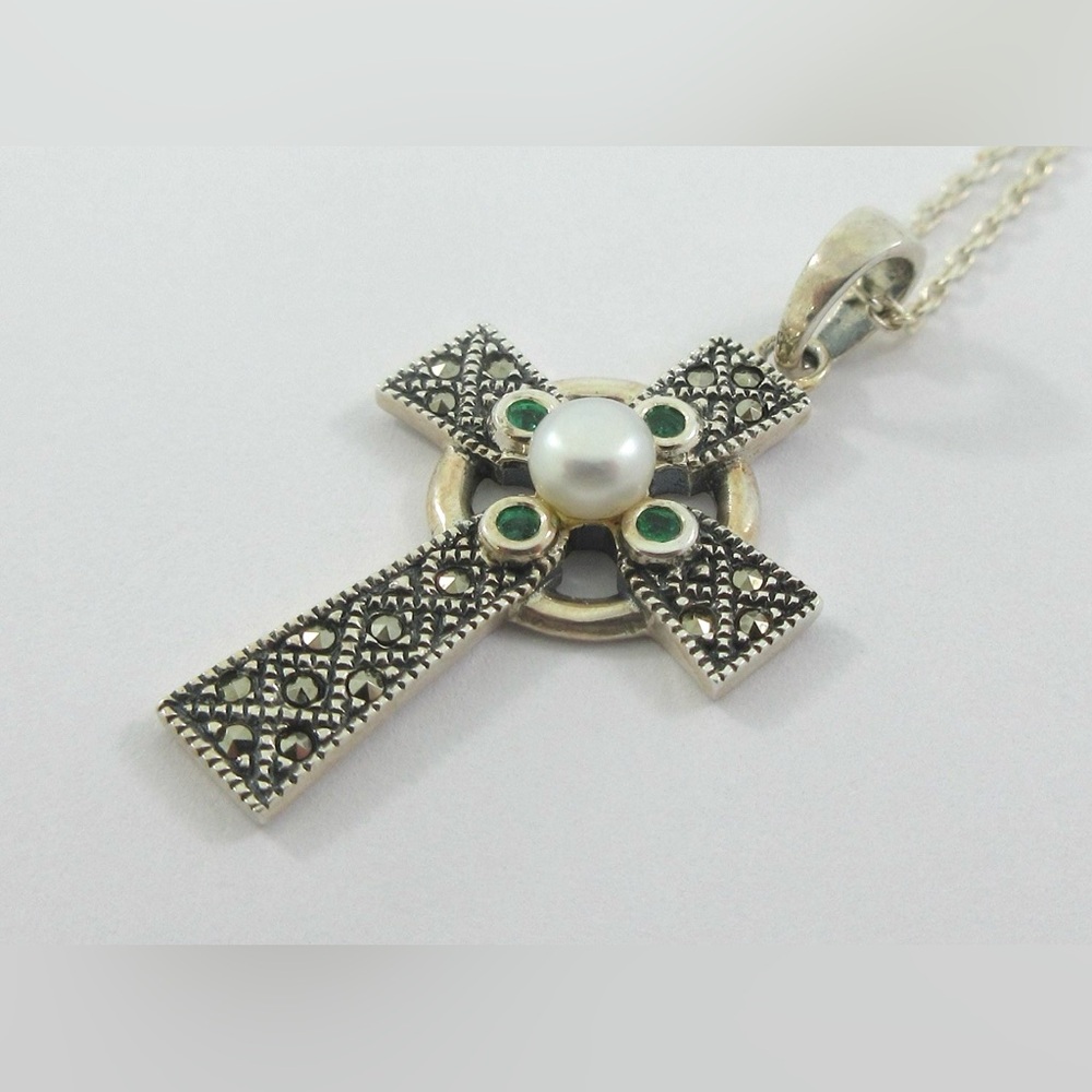 Celtic Irish 925 Silver Marcasite Pearl Emeralds Cross  925 Chain Necklace.